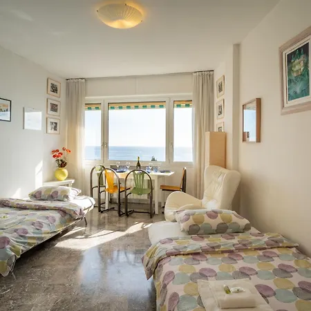 Guesthost - Breathaway Seaview Near Apartment *